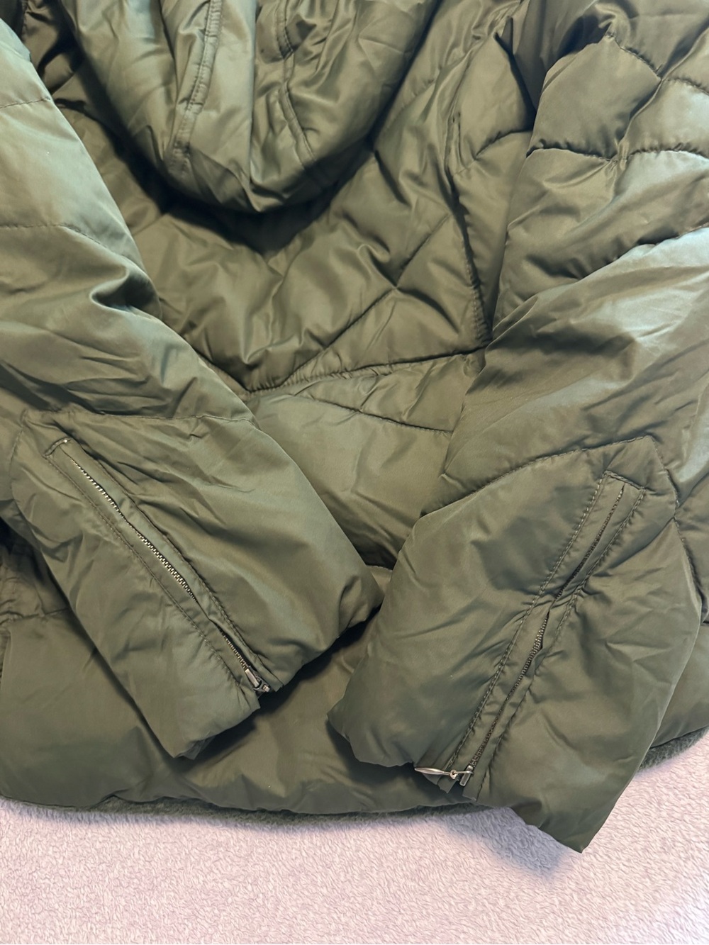 Bitten by Sarah Jessica Parker Olive Green Puffer Jacket - Picture 7 of 10
